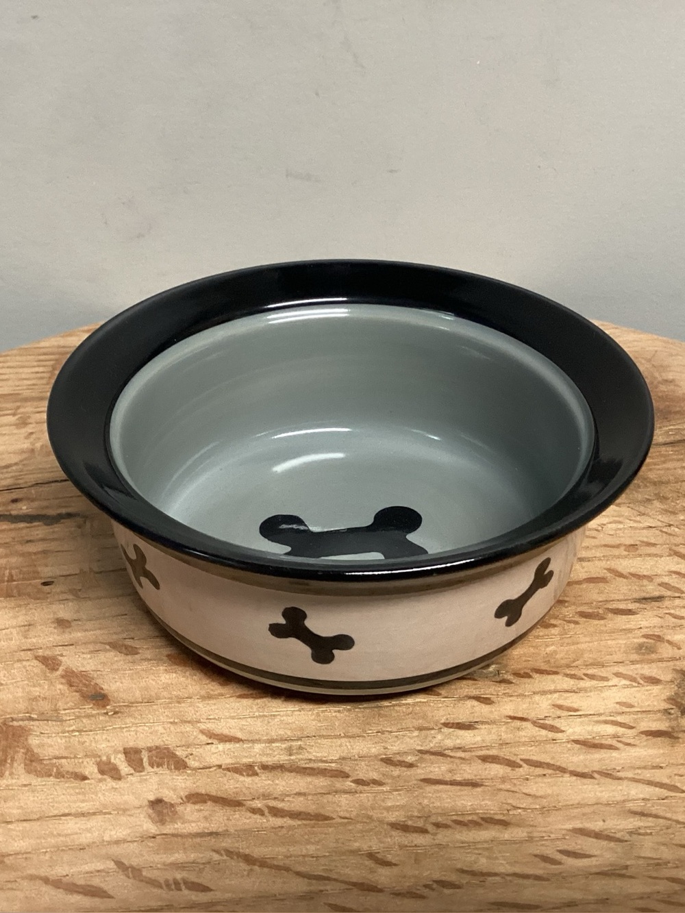 ⚫️ Top Paw Ceramic Crafted Dog Food / Water / Treat Bowl / Dish - Gently Used